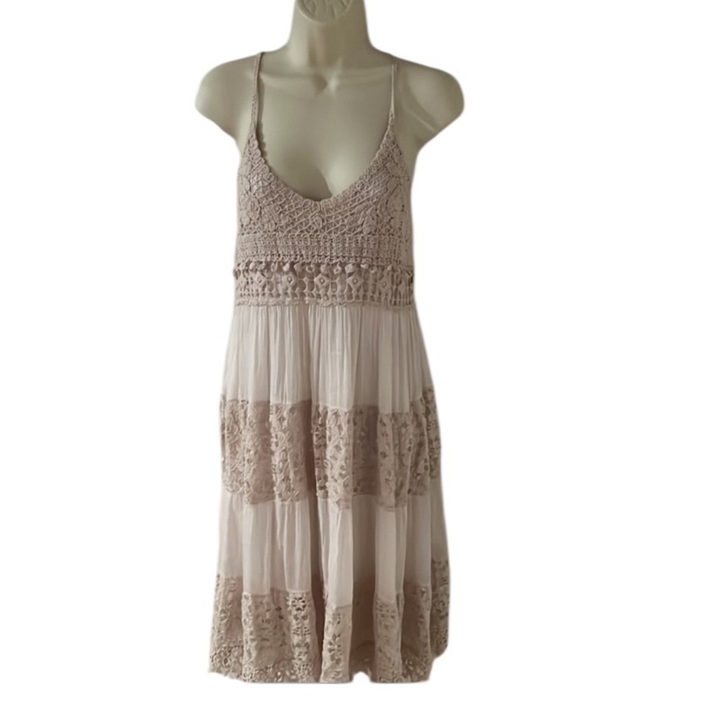 Scandal size medium Ivory sleeveless dress crochet & lace